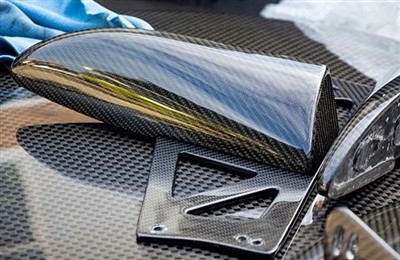 A szénszálas hőre lágyuló anyagok várhatóan átalakítják az autóipart és a rep...