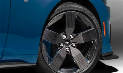 Mennyi ideig tart a szénszálas kerekek tömeggyártása?